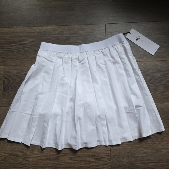 ALO Yoga White Pleated Mini Skirt - Picture 5 of 5